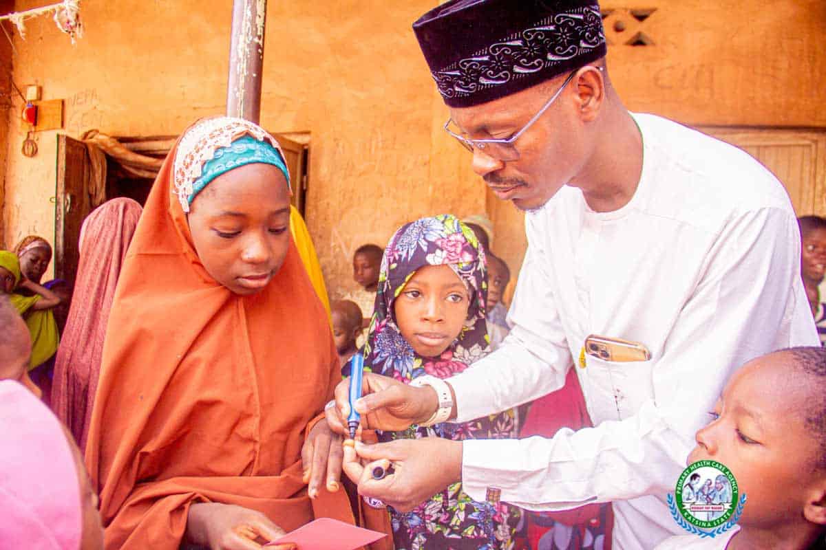 Sheikh Dr Ismail supporting the HPV vaccination campaign for girls.